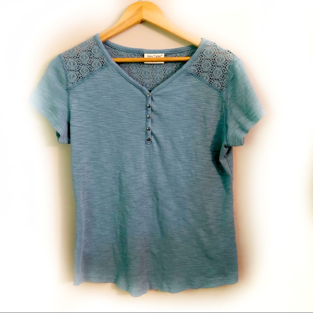 3 / $25 BLEU GRAY teal shirt sleeve top size L